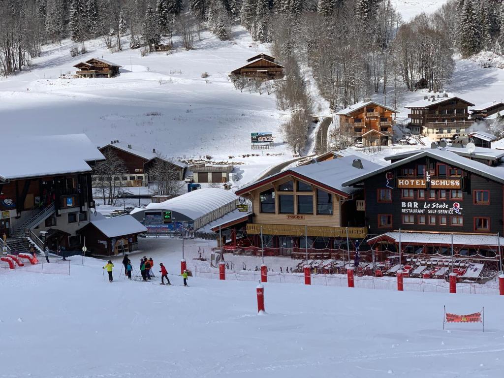 Le Schuss hotel pied des pistes 1