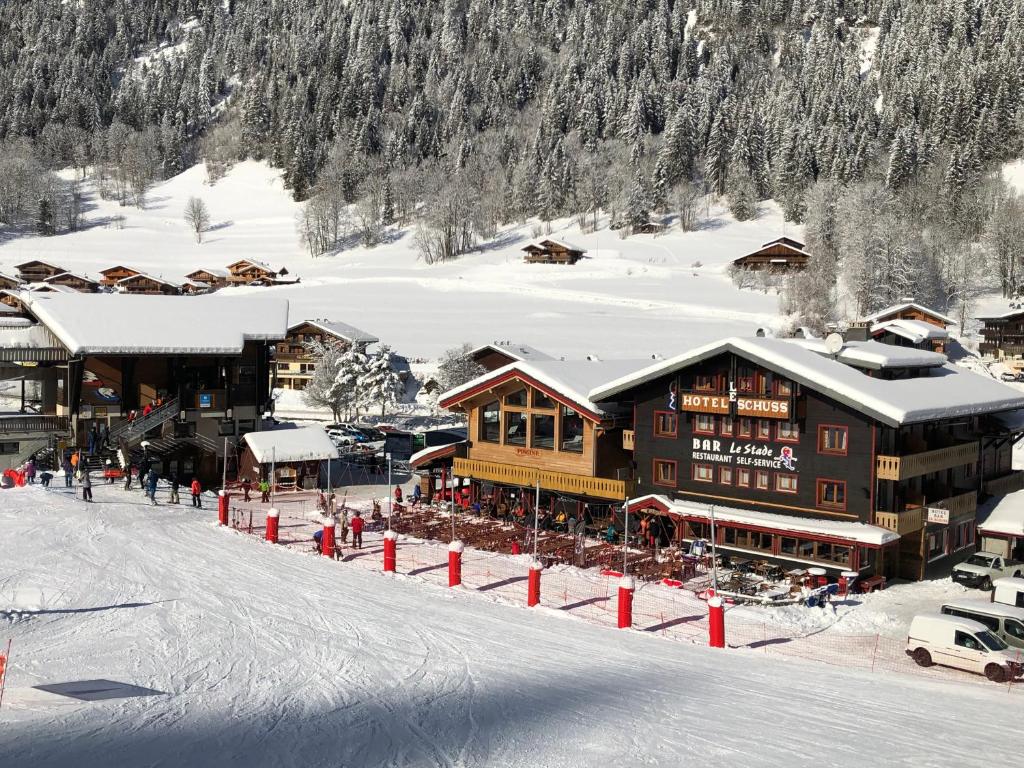 Le Schuss hotel pied des pistes 10
