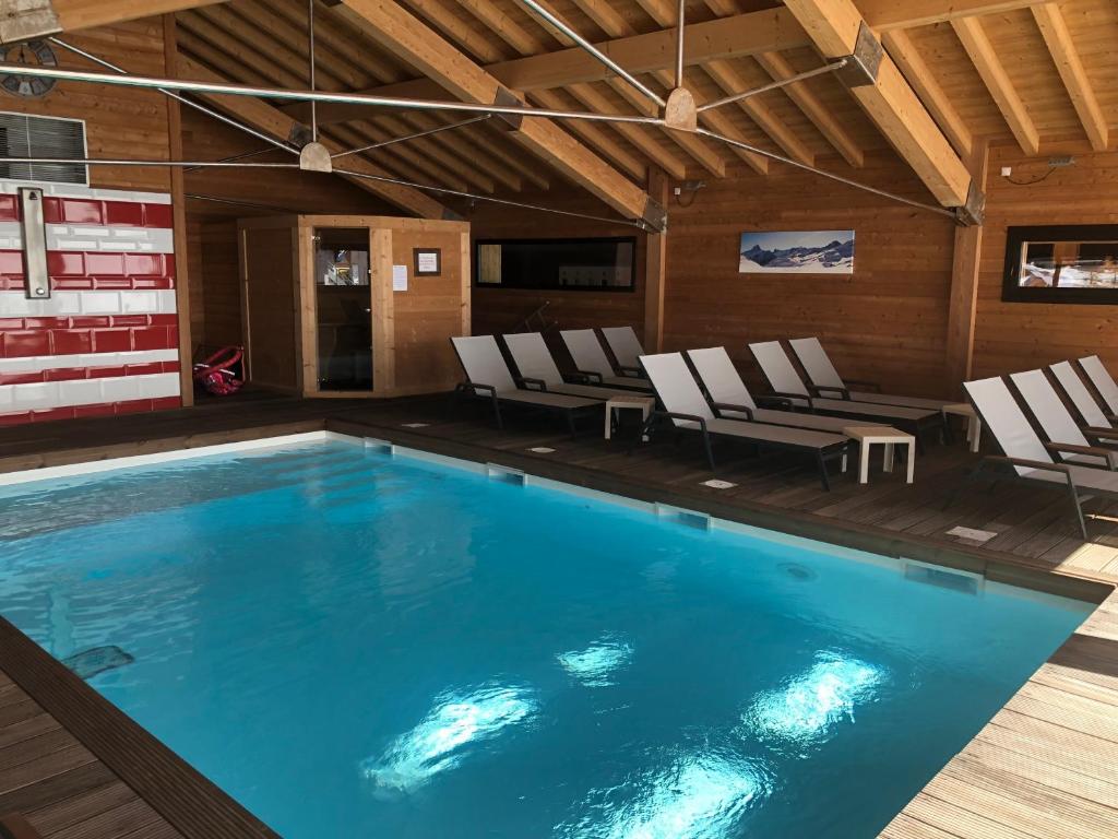 Le Schuss hotel pied des pistes 17