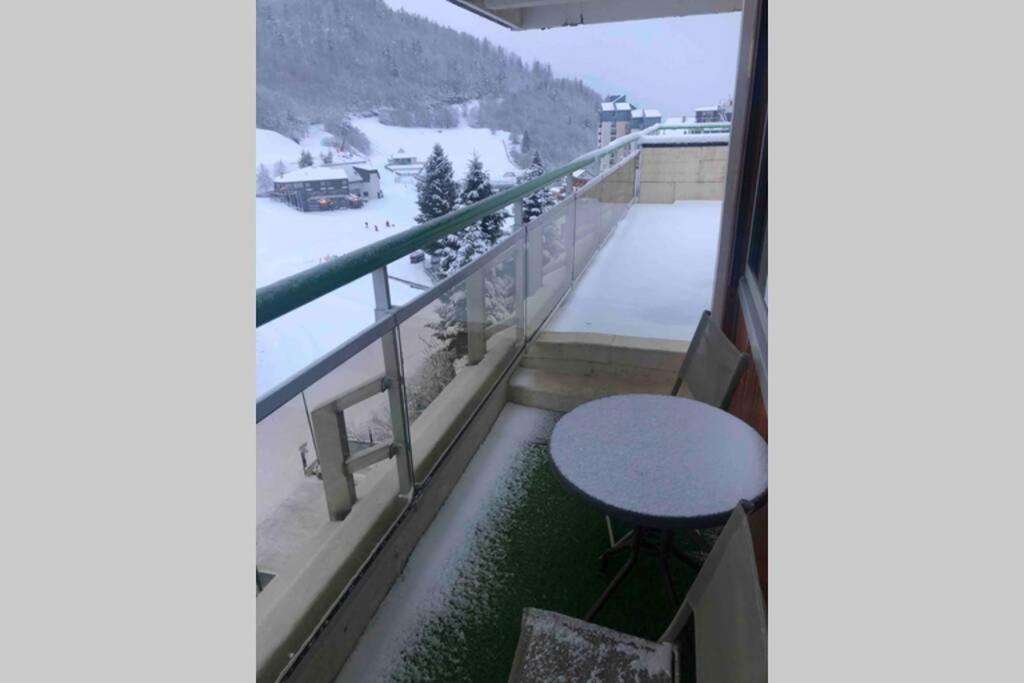 Le Skidoux 2 au pied des pistes vue montagne appartement pied des pistes 12