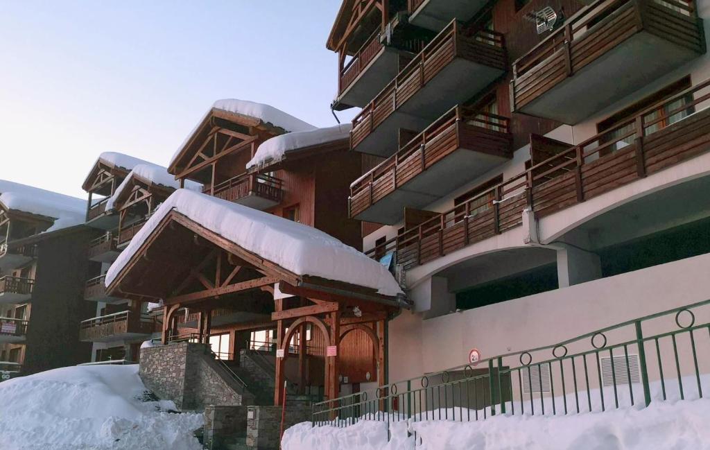 Le Skisun Massif et Parc national des Ecrins Puy Saint Vincent 1800 appartement pied des pistes 8