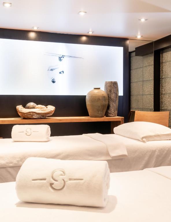 Le Strato hotel pied des pistes 13