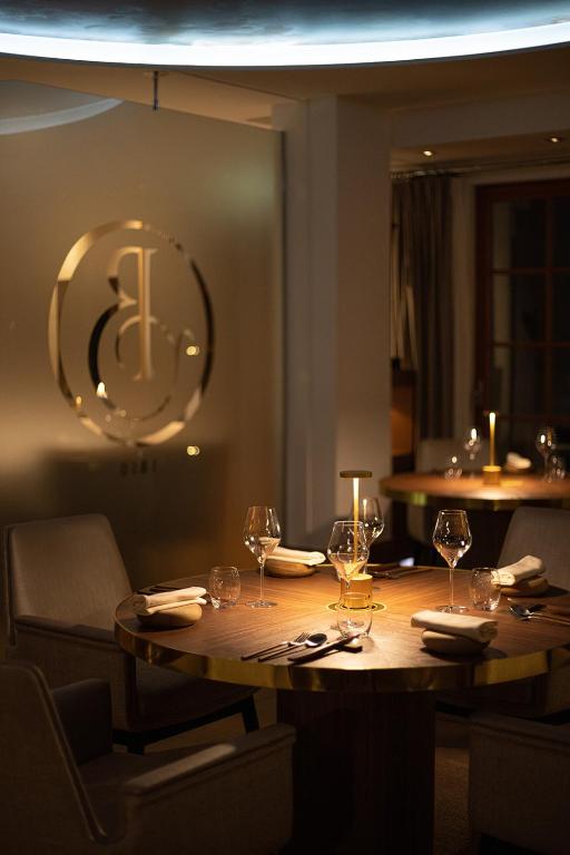 Le Strato hotel pied des pistes 9