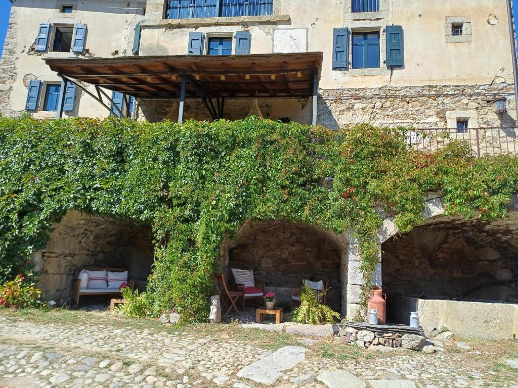 Le chateau brangoly hotel pied des pistes 3