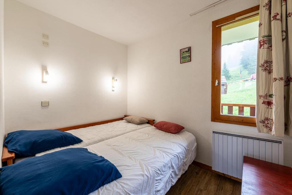 Le cheval blanc E7 appartement pied des pistes 17