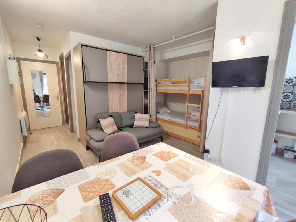 Le reflet des montagnes studio centre Luchon 4 personnes appartement pied des pistes 4