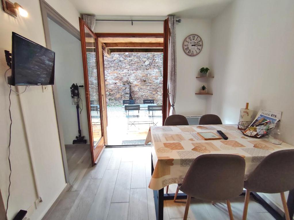 Le reflet des montagnes studio centre Luchon 4 personnes appartement pied des pistes 8