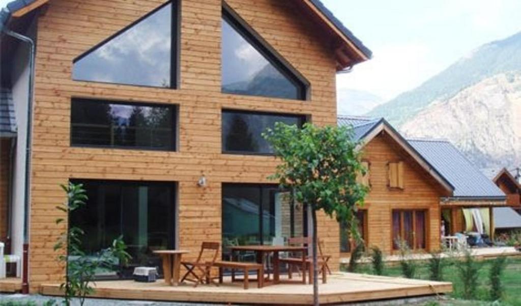 Lemasdoisans au pied de lAlpe dHuez via Bourg dOisans LEtoile des Glaciers chalet pied des pistes 4