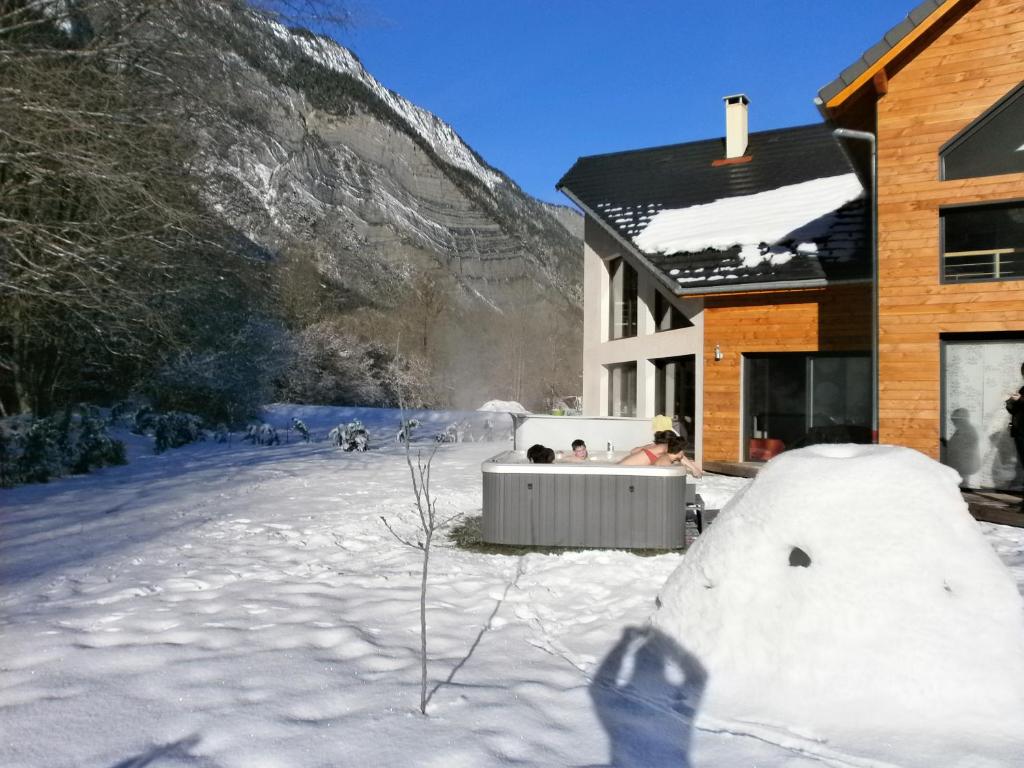 Lemasdoisans au pied de lAlpe dHuez via Bourg dOisans LEtoile des Glaciers chalet pied des pistes 6