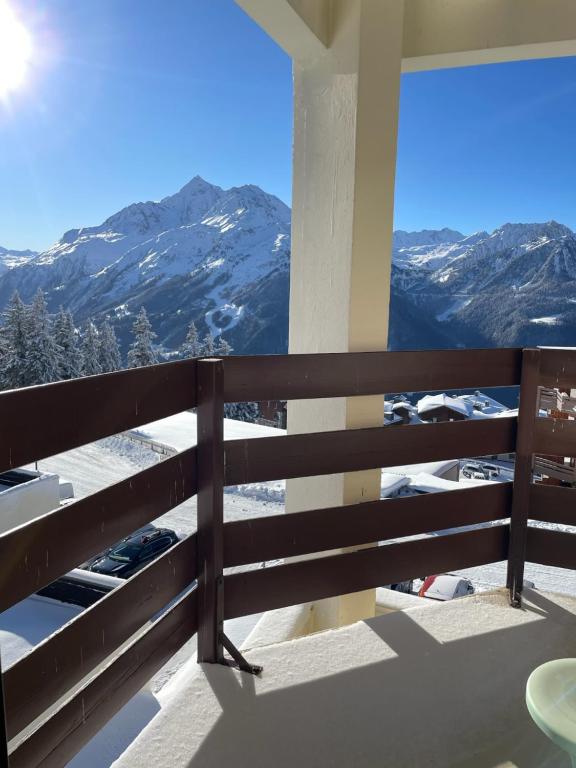 Les Bouquetins A appartement pied des pistes 12