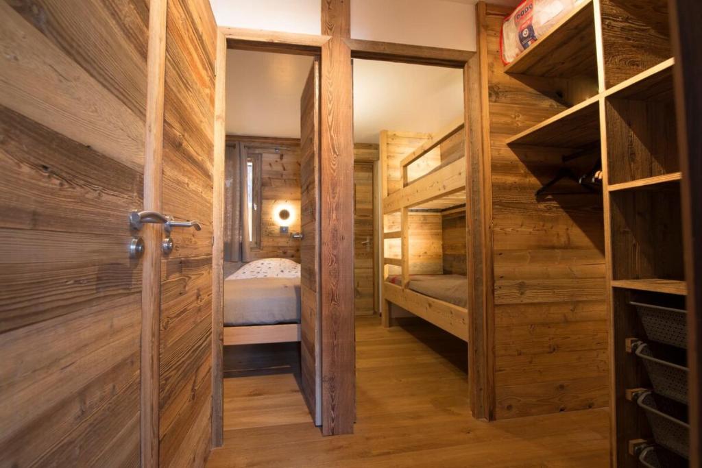 Les Brigues Appartement avec vue sur la montagne et acces aux pistes appartement pied des pistes 5