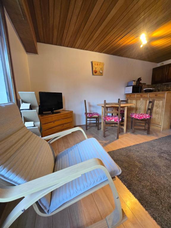 Les Brimbelles 27 studio au pied du telemix de Belle Etoile appartement pied des pistes 4