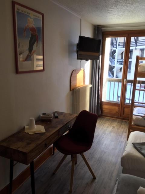 Les Carlines hotel pied des pistes 12