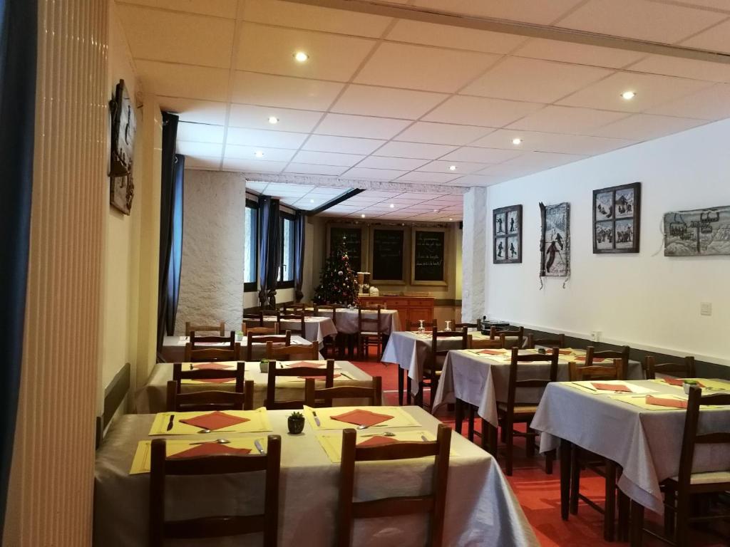 Les Carlines hotel pied des pistes 15