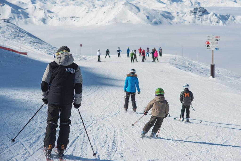Les Carlines hotel pied des pistes 17