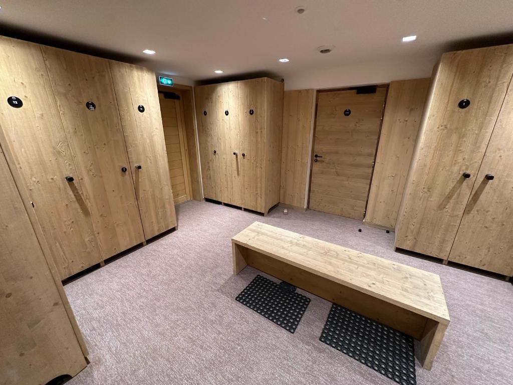 Les Chalets A11 Meribel spacious family duplex 100m from ski lift Les Chalets appartement pied des pistes 17