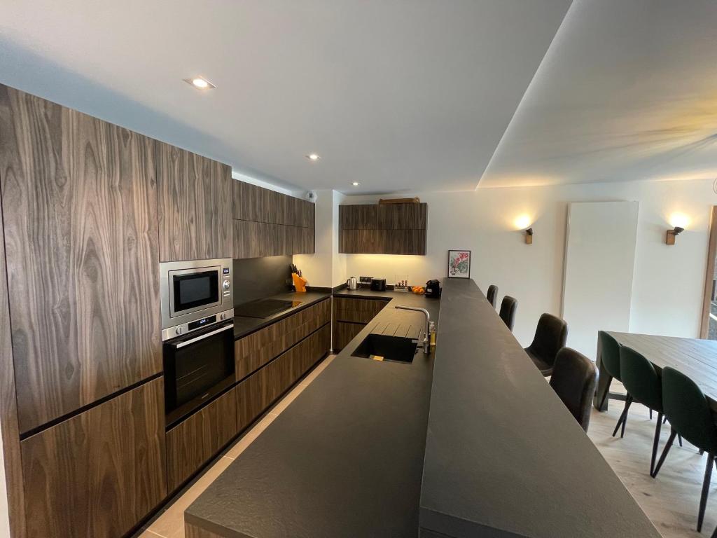 Les Chalets A11 Meribel spacious family duplex 100m from ski lift Les Chalets appartement pied des pistes 5