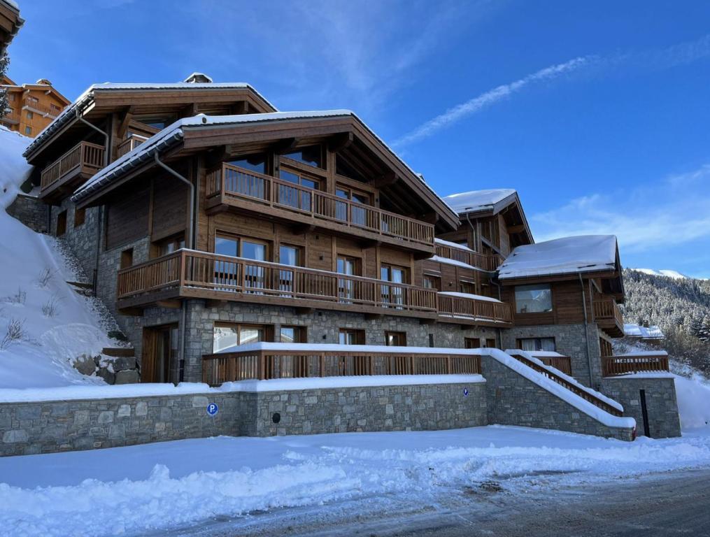Les Chalets A11 Meribel spacious family duplex 100m from ski lift Les Chalets appartement pied des pistes