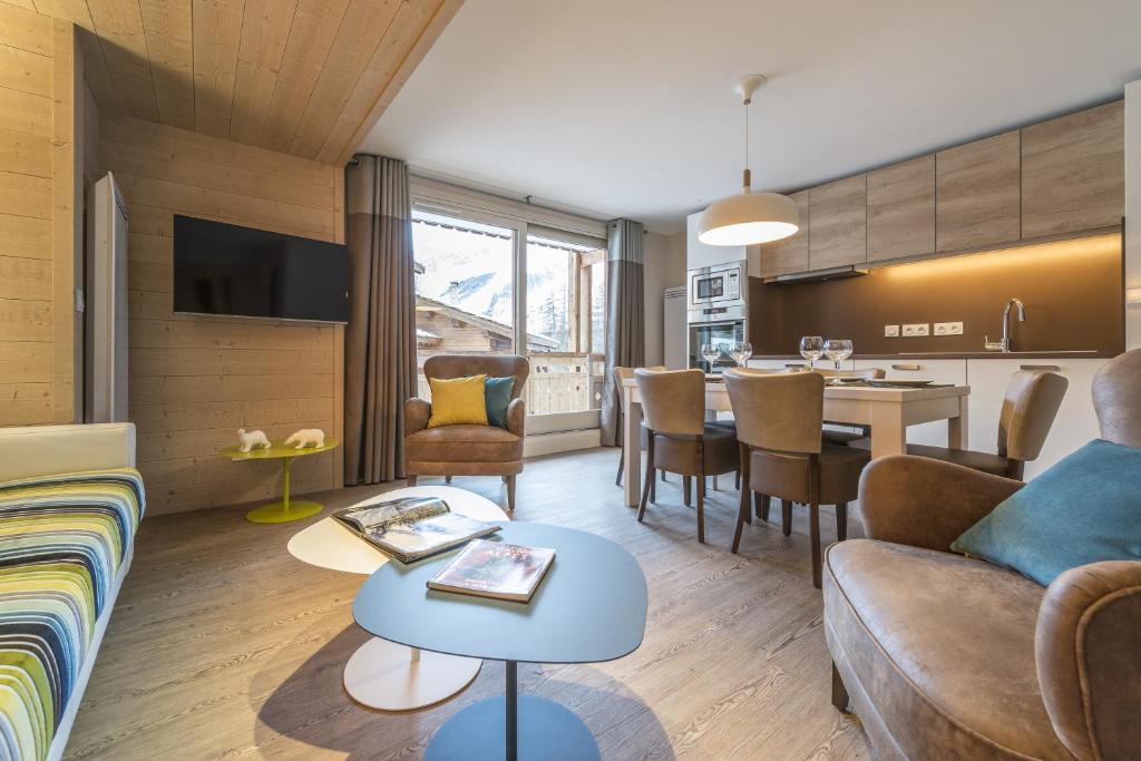 Les Chalets Du Jardin Alpin hotel pied des pistes 3