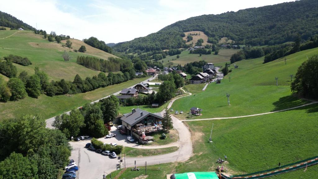Les Gites dAillon et dAilleurs appartement pied des pistes 16