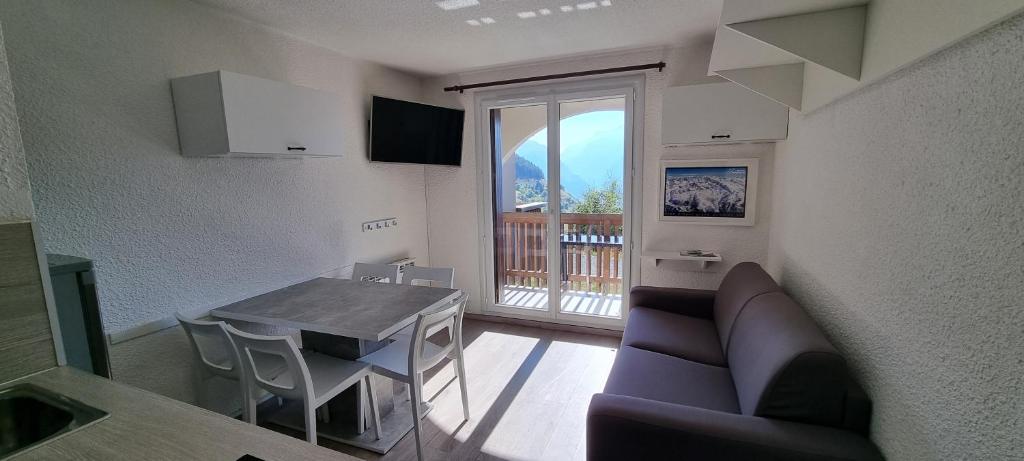 Les Iris T2 station Alpe Huez appartement pied des pistes 4