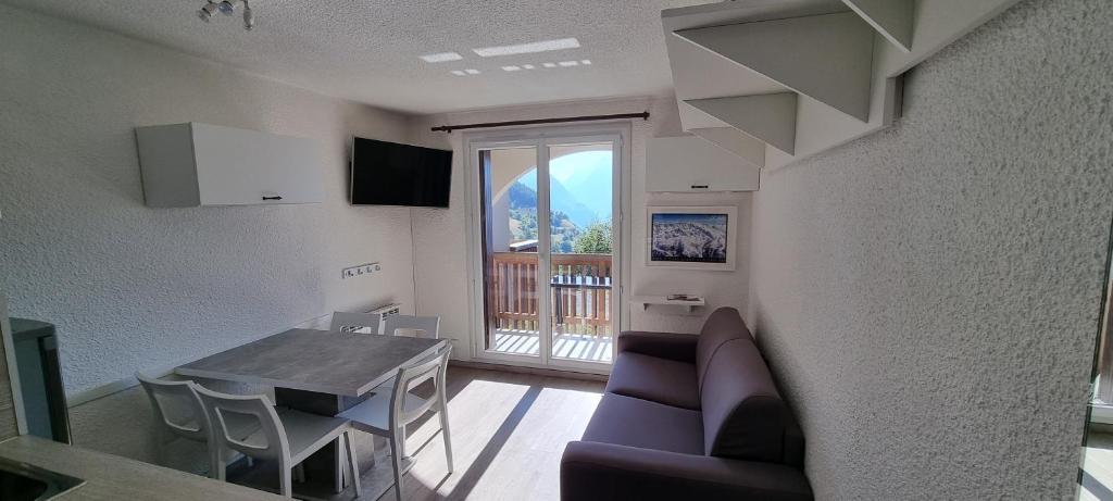 Les Iris T2 station Alpe Huez appartement pied des pistes 6