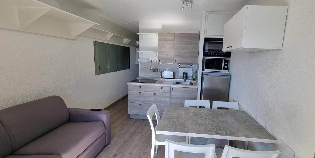Les Iris T2 station Alpe Huez appartement pied des pistes 7
