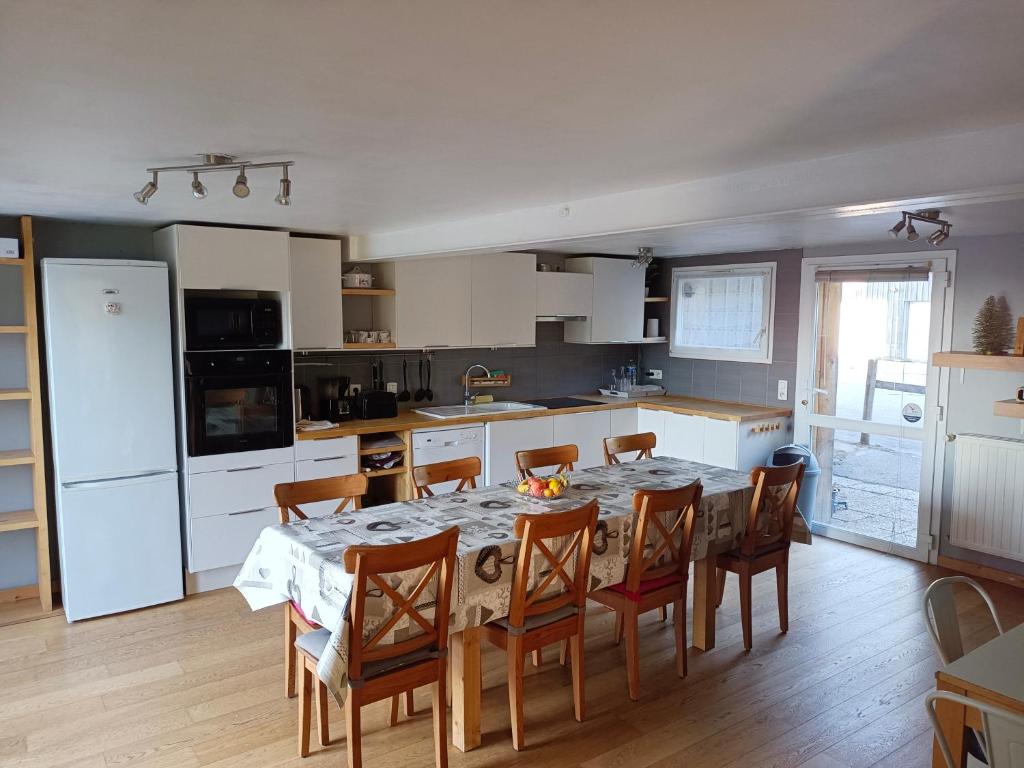 Les Jonquilles gite 810 pers. avec vue imprenable appartement pied des pistes 3