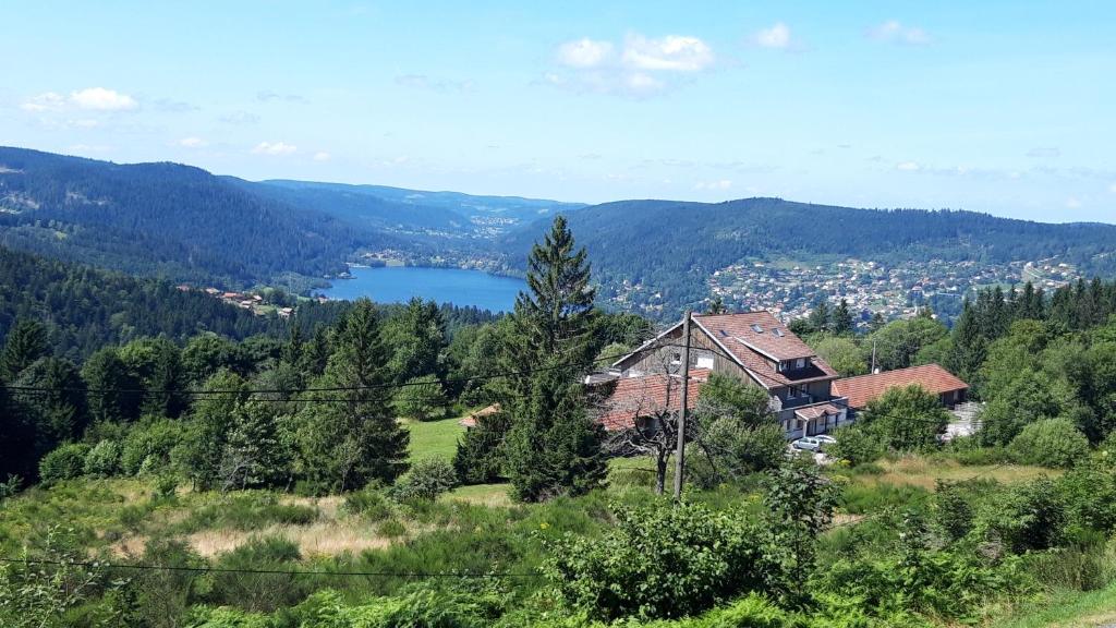 Les Jonquilles gite 810 pers. avec vue imprenable appartement pied des pistes