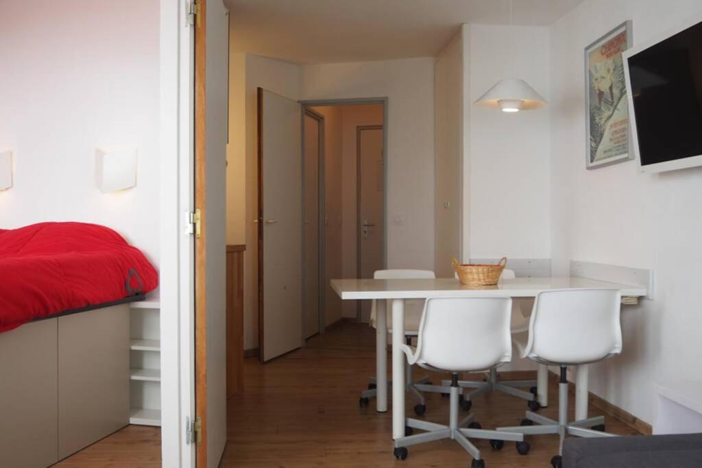 Les Menuires Appart 2 pieces 4 pers Balcon plein SUD Ski aux pieds appartement pied des pistes 3