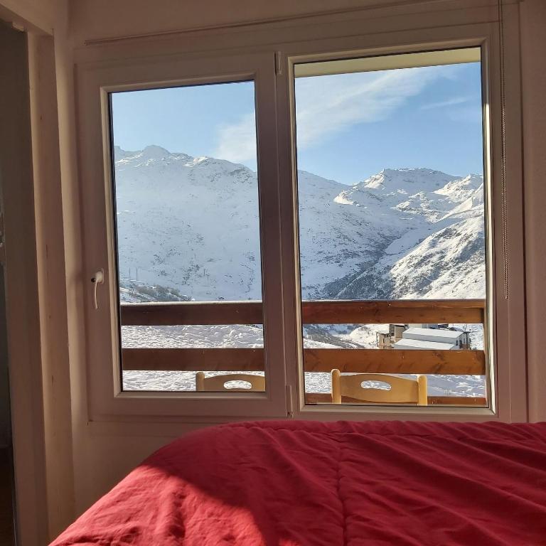 Les Menuires Appart 2 pieces 4 pers Balcon plein SUD Ski aux pieds appartement pied des pistes 9