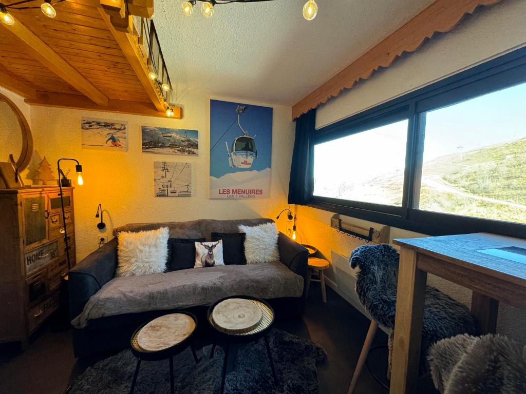 Les Menuires centre Chaleureux studio sur les pistes appartement pied des pistes 2