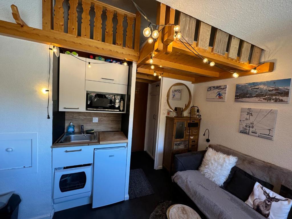 Les Menuires centre Chaleureux studio sur les pistes appartement pied des pistes 5