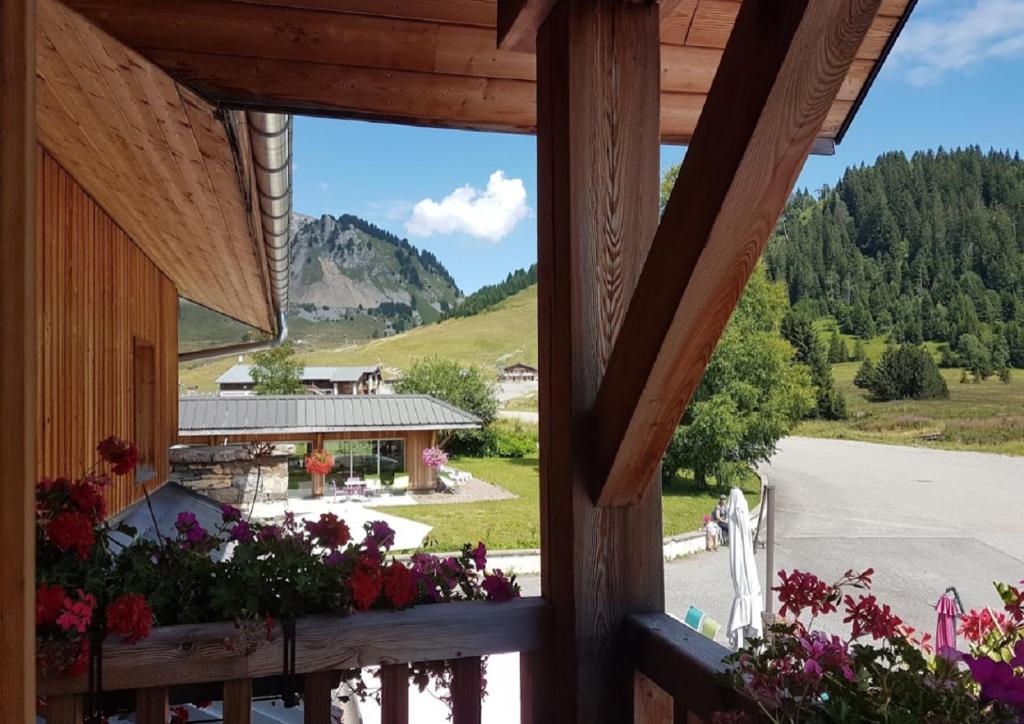 Les Roches 1500 hotel pied des pistes 15