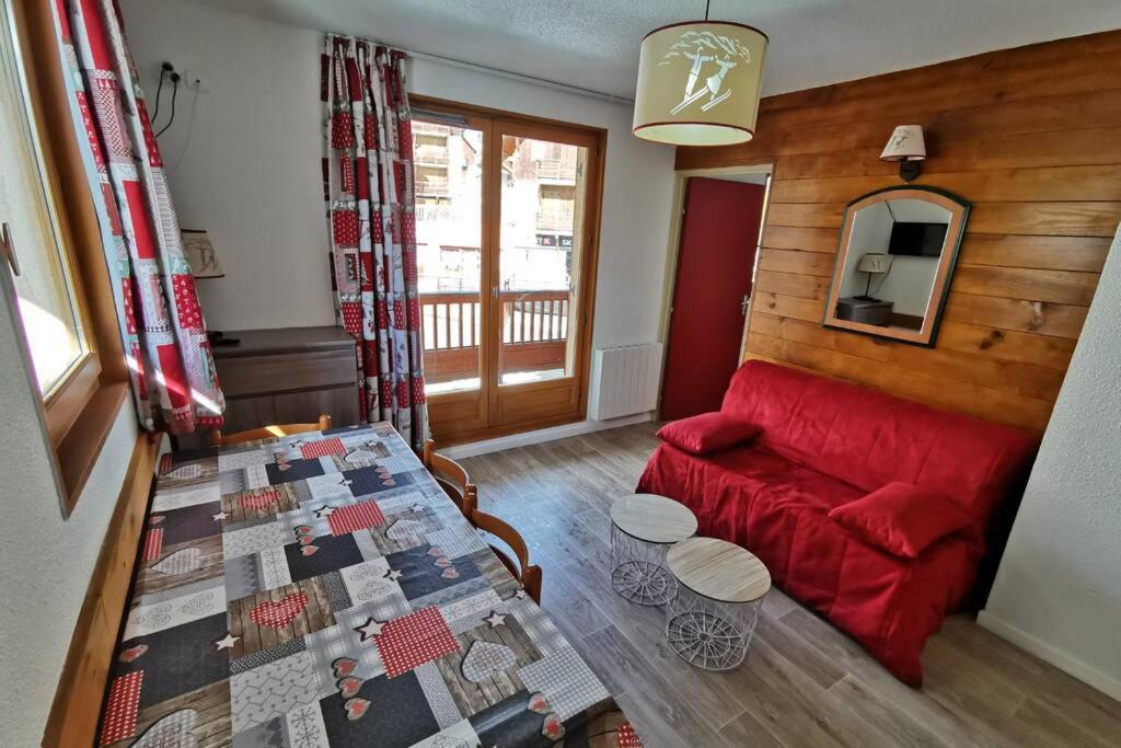 Logement 46 personnes a la montagne avec piscine appartement pied des pistes 1