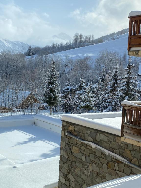 Logement 46 personnes a la montagne avec piscine appartement pied des pistes 9