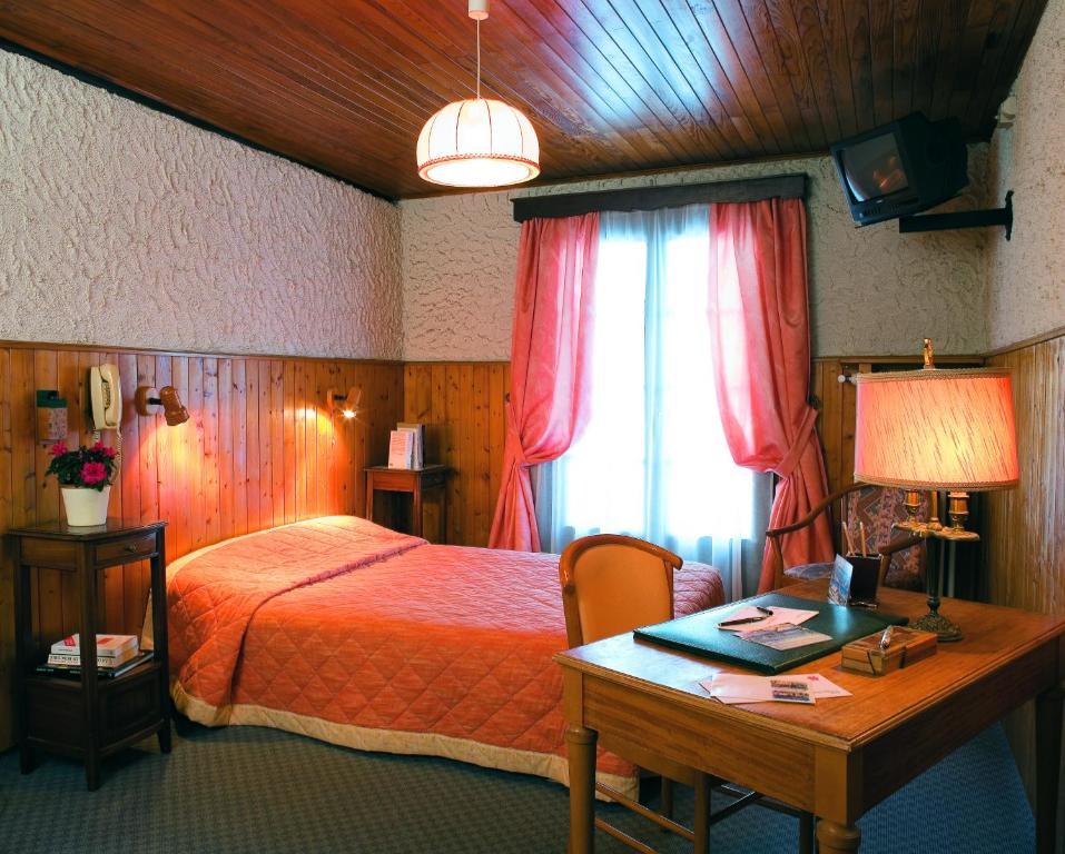Logis Hotel La Petite Chaumiere hotel pied des pistes 6