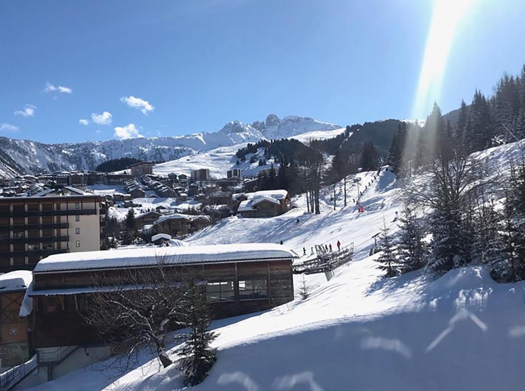 Luxueux appartement skis aux pieds jacuzzi privatif appartement pied des pistes 15