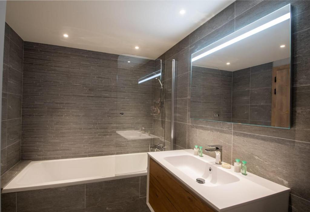 Luxueux appartement skis aux pieds jacuzzi privatif appartement pied des pistes 2