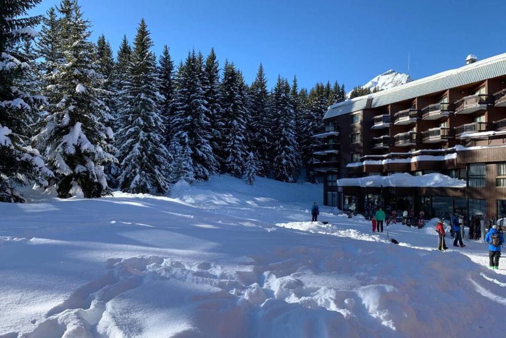 Luxury apartment near the slopes in Courchevel appartement pied des pistes 15