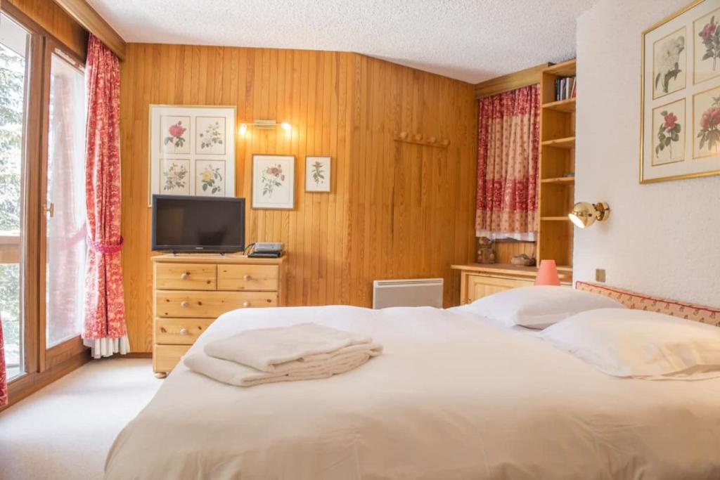 Luxury apartment near the slopes in Courchevel appartement pied des pistes 5