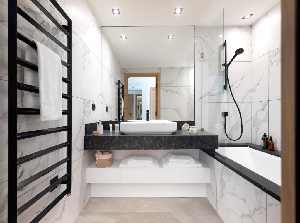 MGM Hotels Residences Hotel Alhena hotel pied des pistes 13