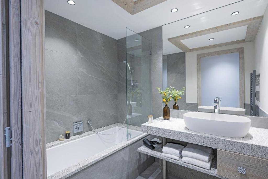 MGM Hotels Residences Residence Le Hameau de lOurs hotel pied des pistes 19