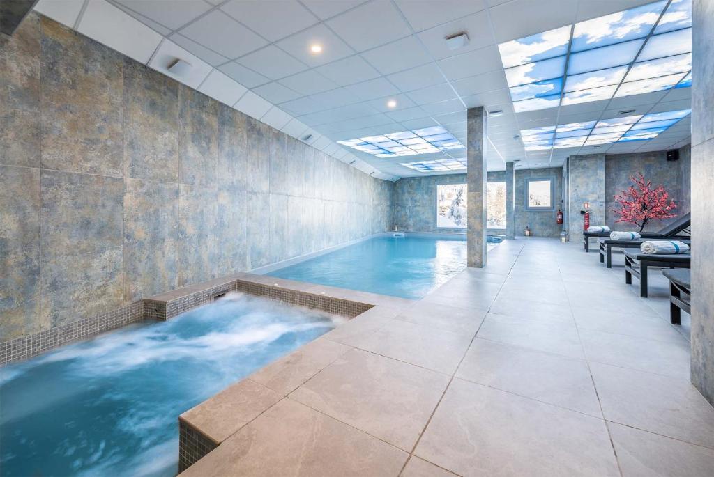 Madame Vacances Hotel Spa Le Mottaret hotel pied des pistes 1