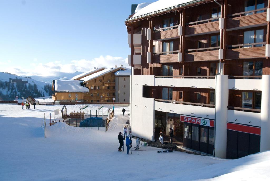 Madame Vacances Lodges des Alpages hotel pied des pistes 8