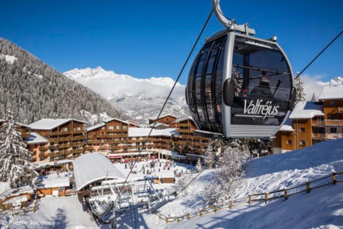 Magnifique studio au pied du telecabine dArrondaz et des pistes de ski appartement pied des pistes 12