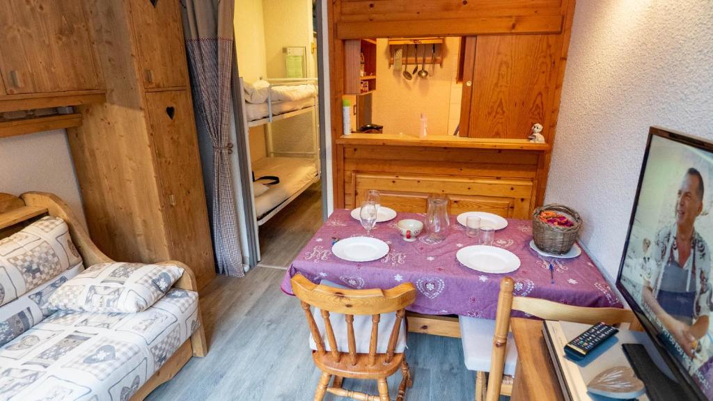 Magnifique studio au pied du telecabine dArrondaz et des pistes de ski appartement pied des pistes 4