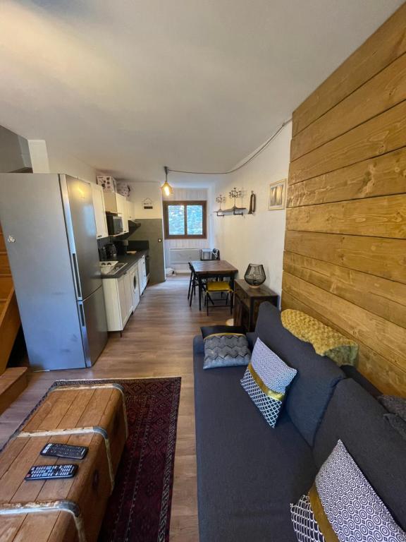 Maison village proche Andorre et stations de ski gite pied des pistes 3