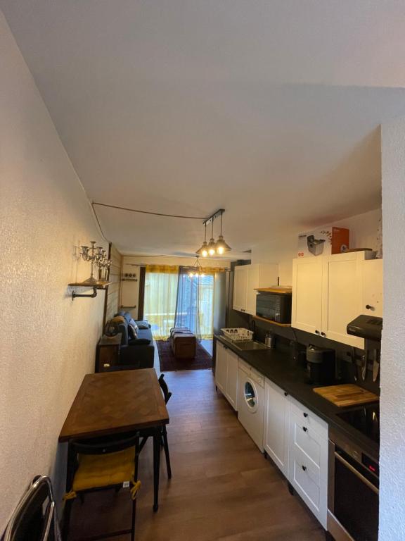 Maison village proche Andorre et stations de ski gite pied des pistes 9