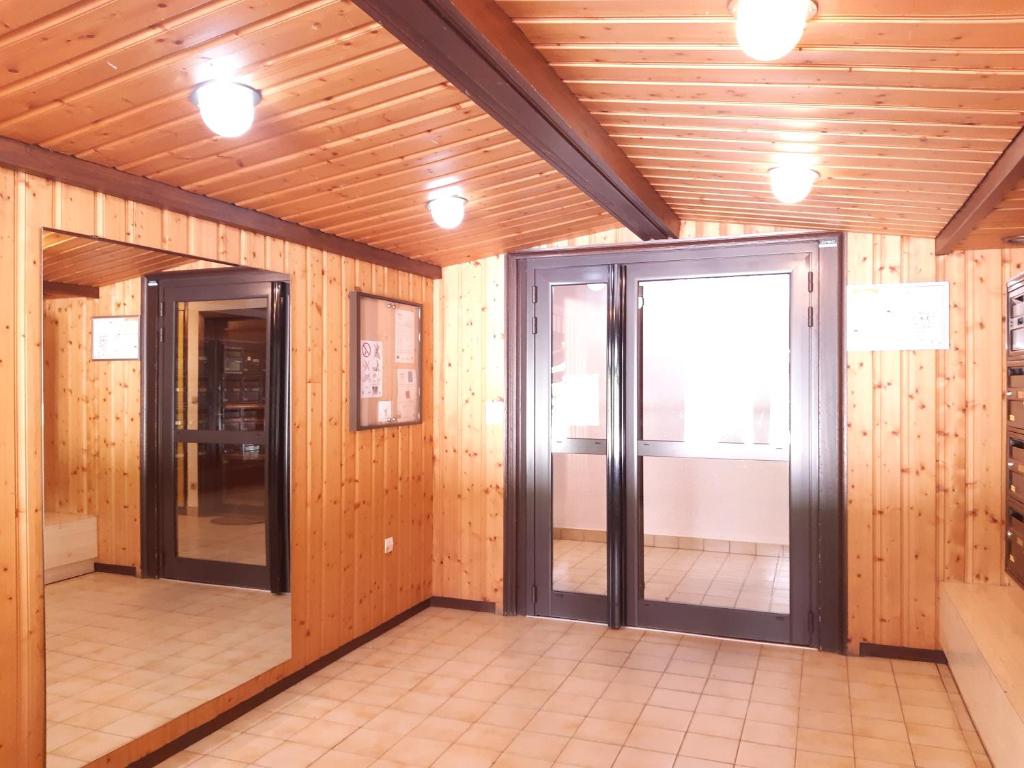 Meilleur emplacement hypercentre avec parking privatif souterrain appartement pied des pistes 15